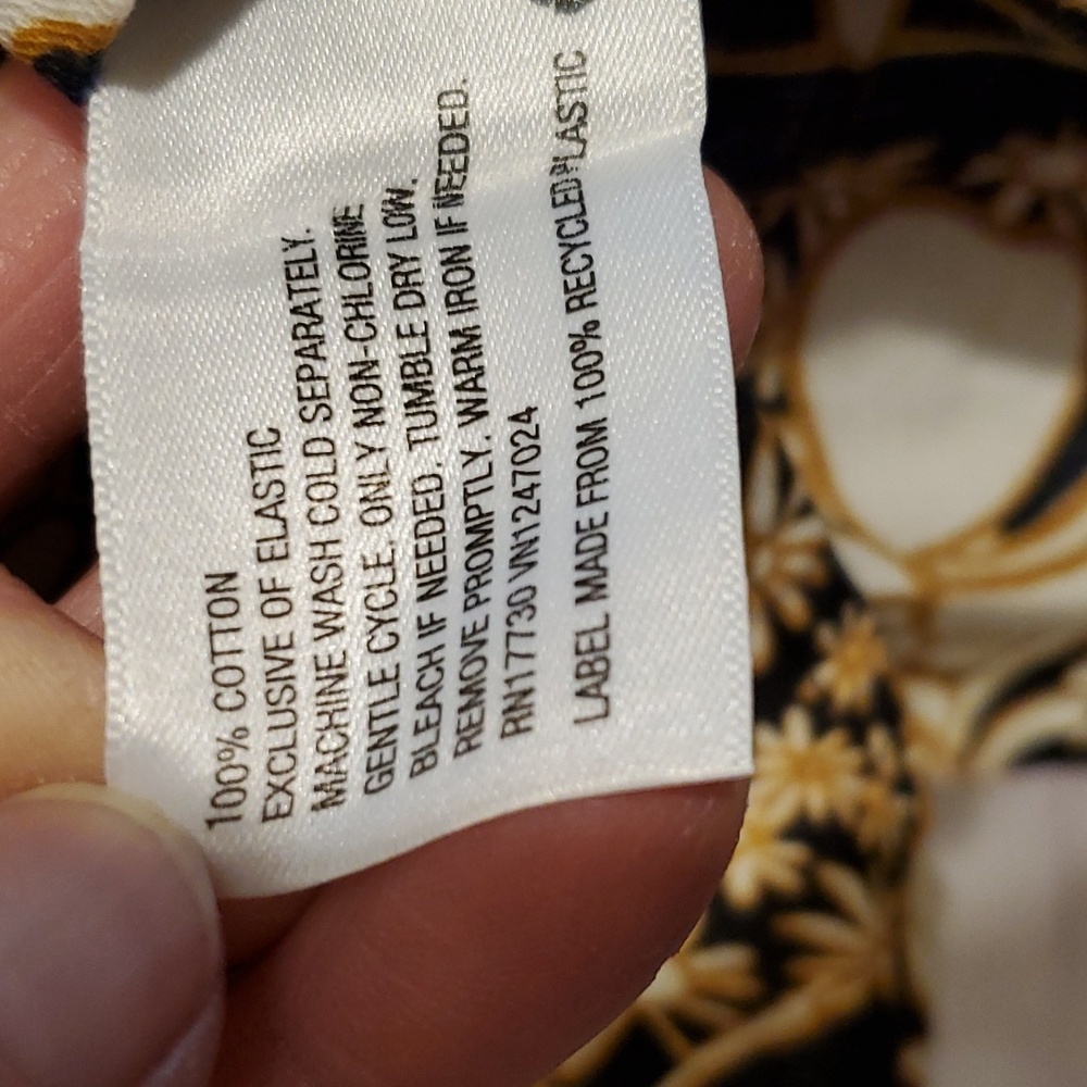Ava &Viv Top Short Sleeve  Ruffle Blouse, Black / White Floral - Picture 4 of 5